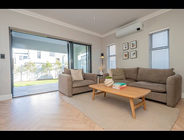3 BEDROOM HOUSE FOR SALE IN SANDOWN